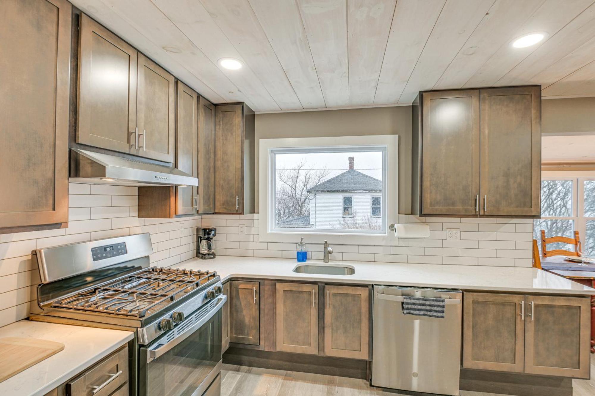 Cozy Maine Getaway Covered Deck, Walk To Beach! Lubec Екстер'єр фото