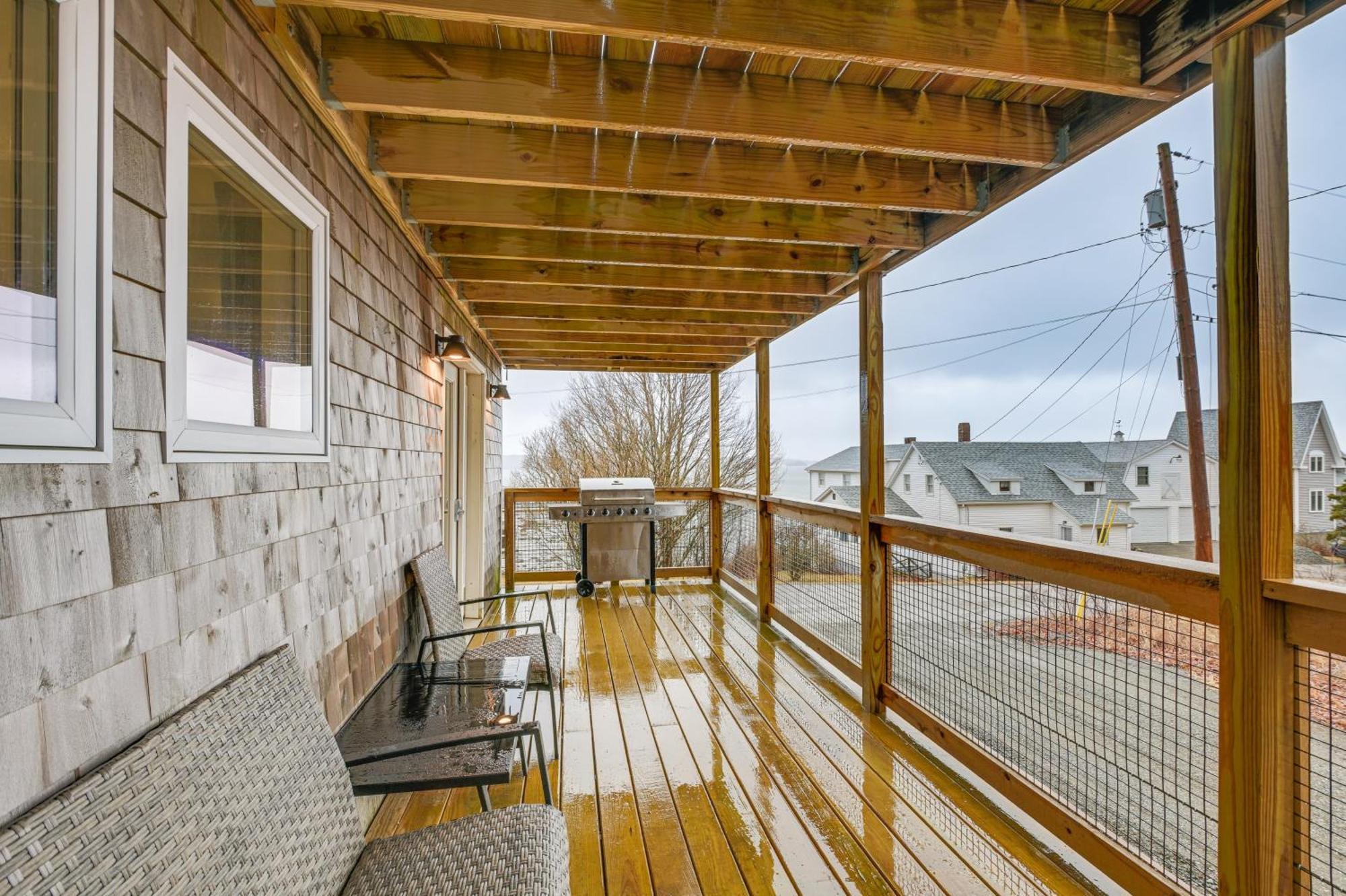 Cozy Maine Getaway Covered Deck, Walk To Beach! Lubec Екстер'єр фото